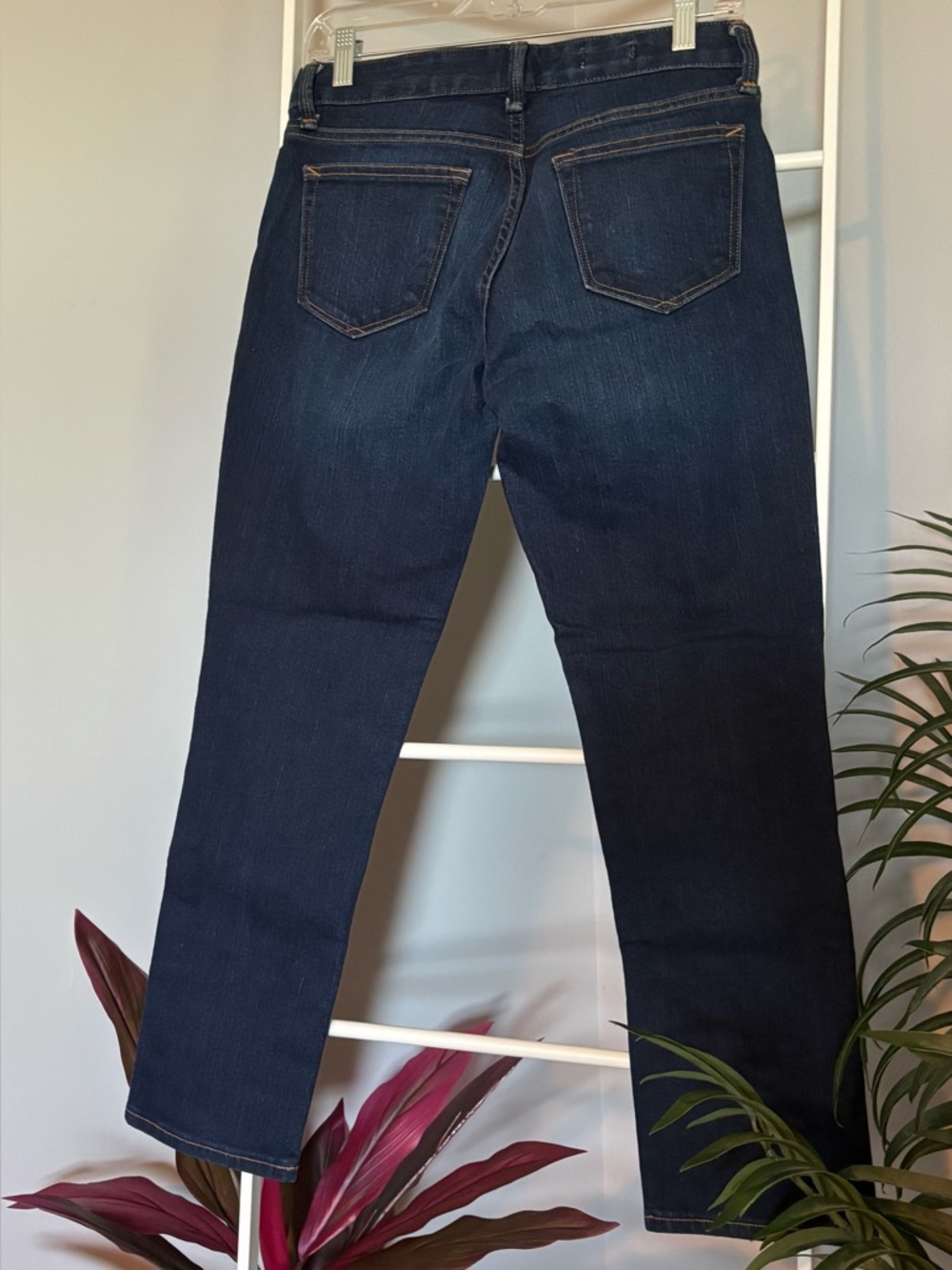 GAP 1969 Women Straight Leg Jeans in Dark Wash - Picture 10 of 16